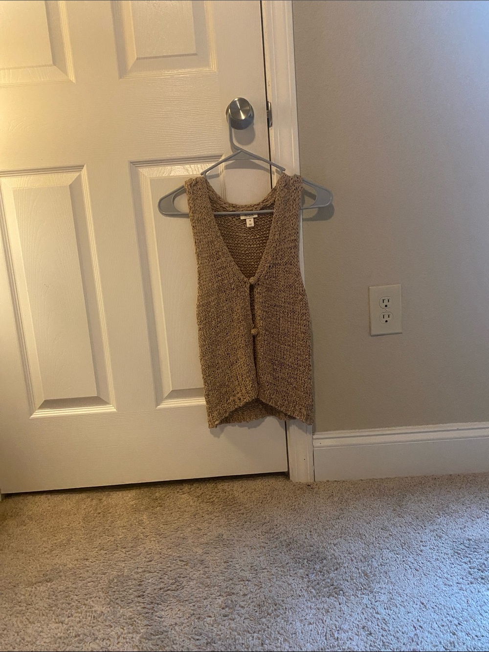 a.n.a Open-Knit Sleeveless Vest in Taupe